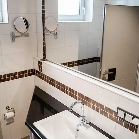 בית הארחה Zum Gruenen Baum Frankfurt Airport