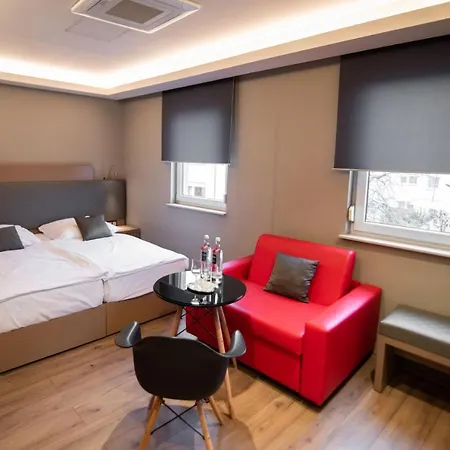 Zum Gruenen Baum Frankfurt Airport