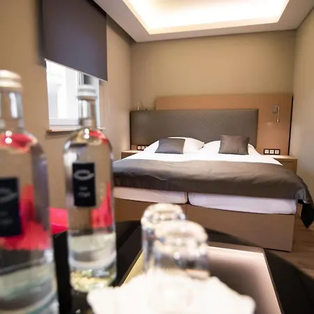 Гостевой дом Zum Gruenen Baum Frankfurt Airport 3*