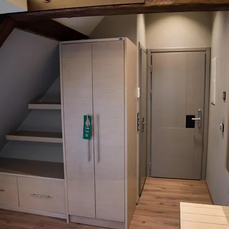 Zum Gruenen Baum Frankfurt Airport