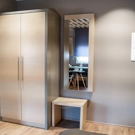 Zum Gruenen Baum Frankfurt Airport Guest house
