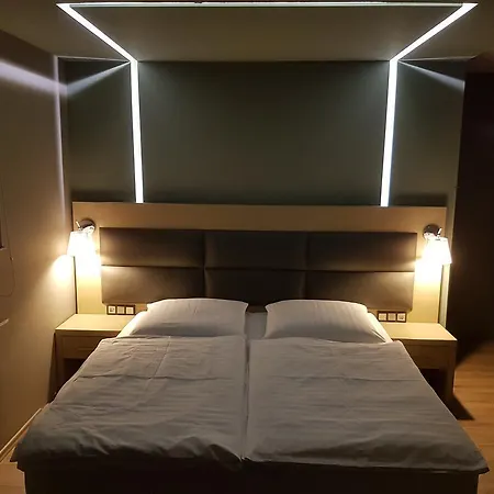 בית הארחה Zum Gruenen Baum Frankfurt Airport