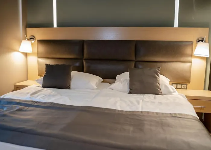 Zum Gruenen Baum Frankfurt Airport Casa de hóspedes