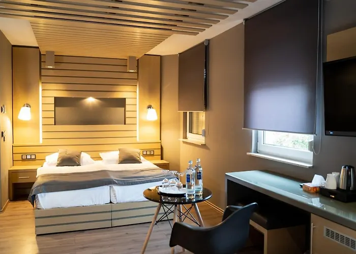 Zum Gruenen Baum Frankfurt Airport Casa de hóspedes Kelsterbach