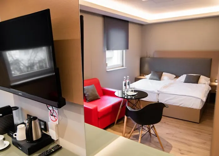 Zum Gruenen Baum Frankfurt Airport Casa de hóspedes Kelsterbach