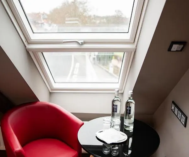 Zum Gruenen Baum Frankfurt Airport 3*