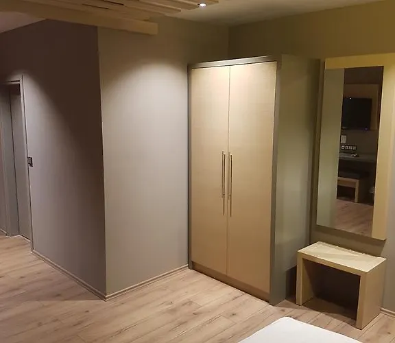 Casa de hóspedes Zum Gruenen Baum Frankfurt Airport 3*